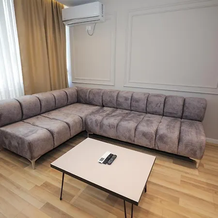 Miku -outstanding At Taiwan Apartamento Tirana