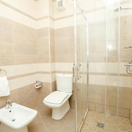 Miku -outstanding At Taiwan * Tirana